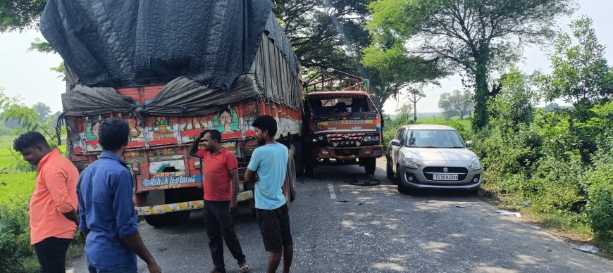 డీసీఎం - లారీ ఢీకొని ఒకరికి గాయాలు.