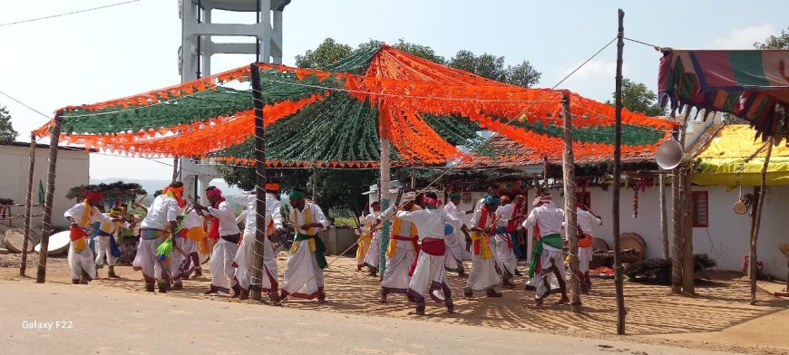 ఆదివాసి గోండు గుడాలలో  గుస్సాడి చప్పుళ్లు షూరు.. ముస్తాబైన ఆదివాసీ గ్రామాలు