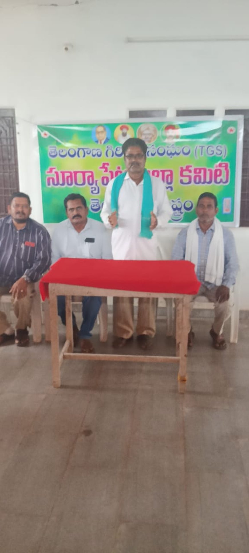 *గిరిజనుల సమస్యలను పరిష్కరించండి*